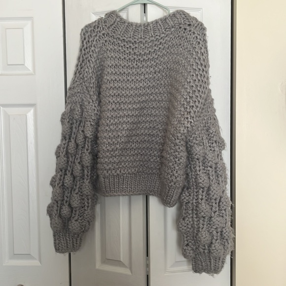 Heavy chunky knit cropped grey sweater - Picture 2 of 5